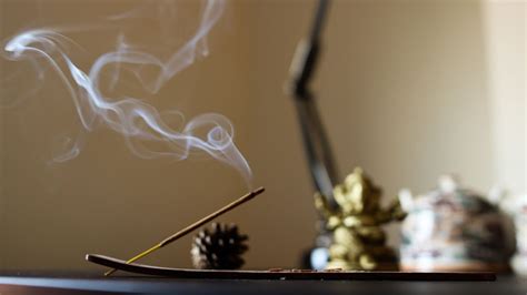 How to Properly Cleanse and Charge Your Witchcraft Smoke Gadgets